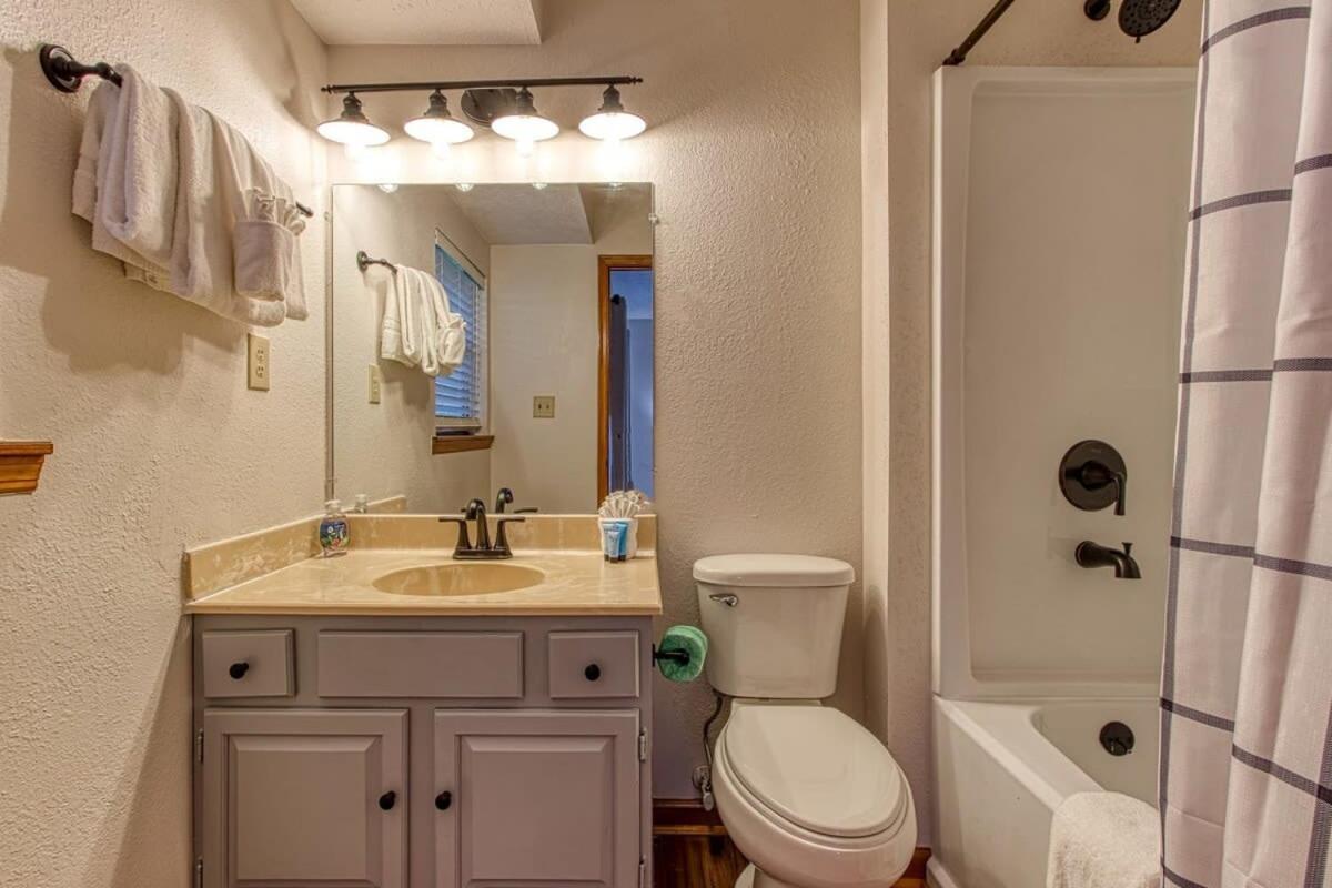Pinecrest Townhomes-1King-2Queen Unit-Renovated Pigeon Forge Zewnętrze zdjęcie